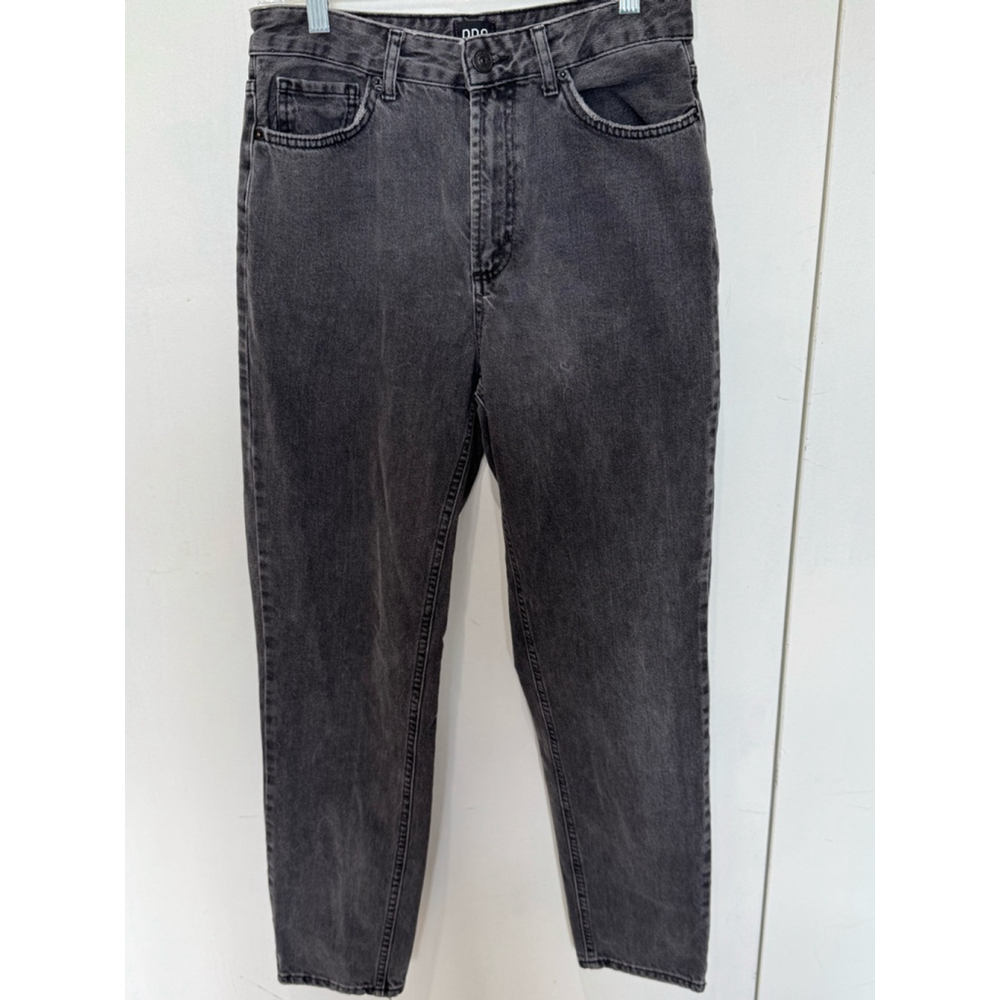Women's BDG Mom Jeans Size 28 black distressed zip fly high rise straight leg